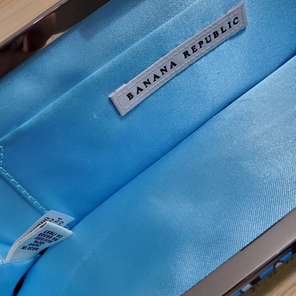 Banana Republic Paisley Wood Snap Long Clutch - Picture 2 of 6